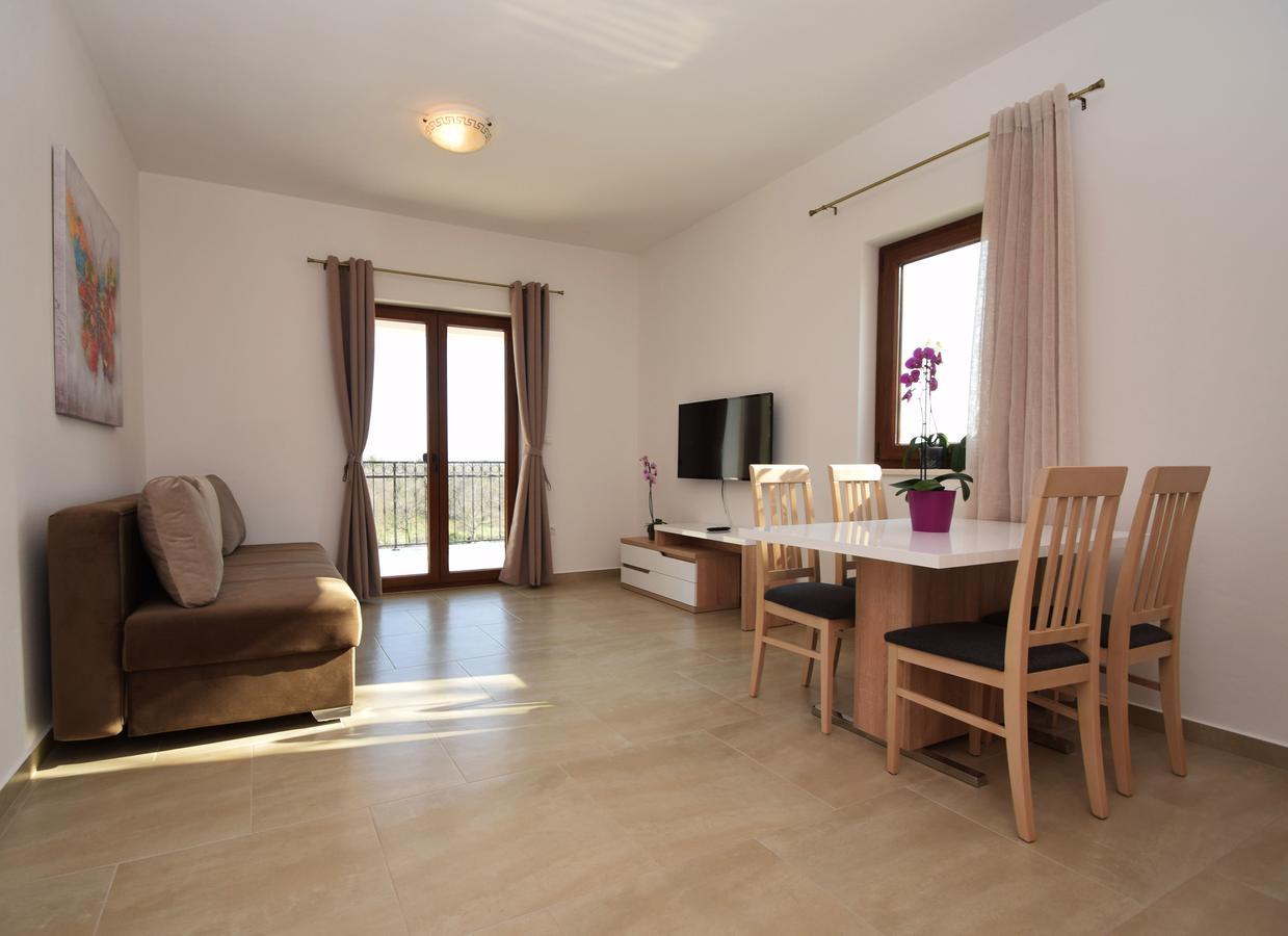 Apartments Paklenica 스타리그라드 파클레니차 외부 사진