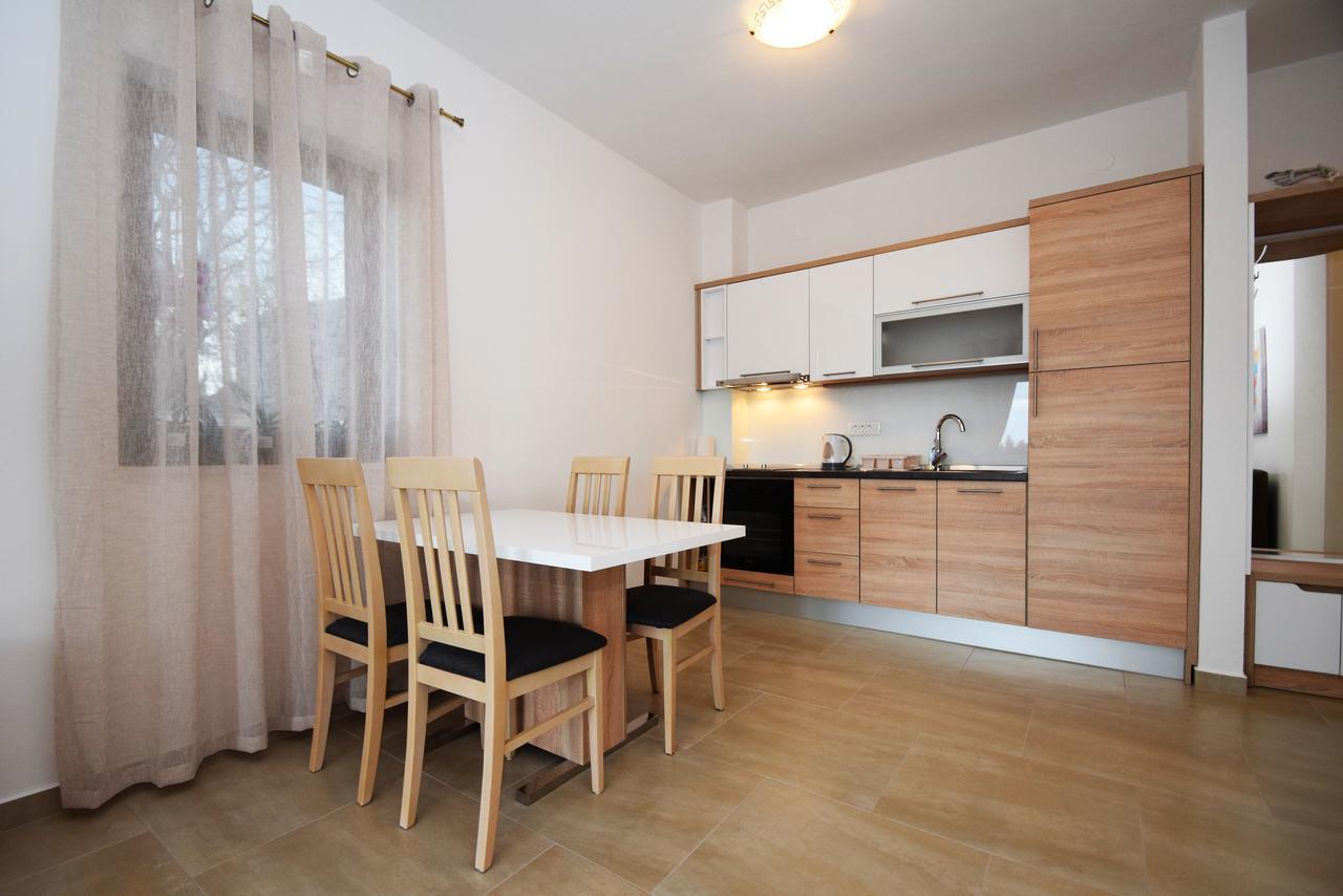 Apartments Paklenica 스타리그라드 파클레니차 외부 사진