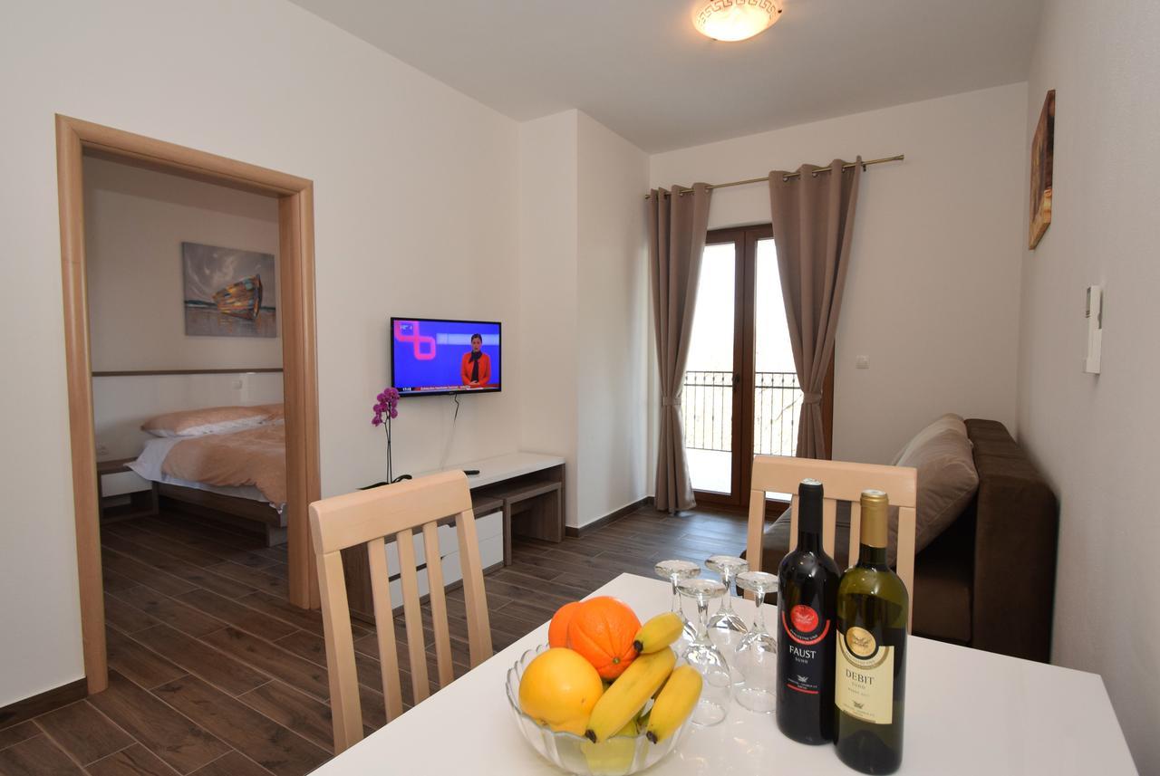 Apartments Paklenica 스타리그라드 파클레니차 외부 사진