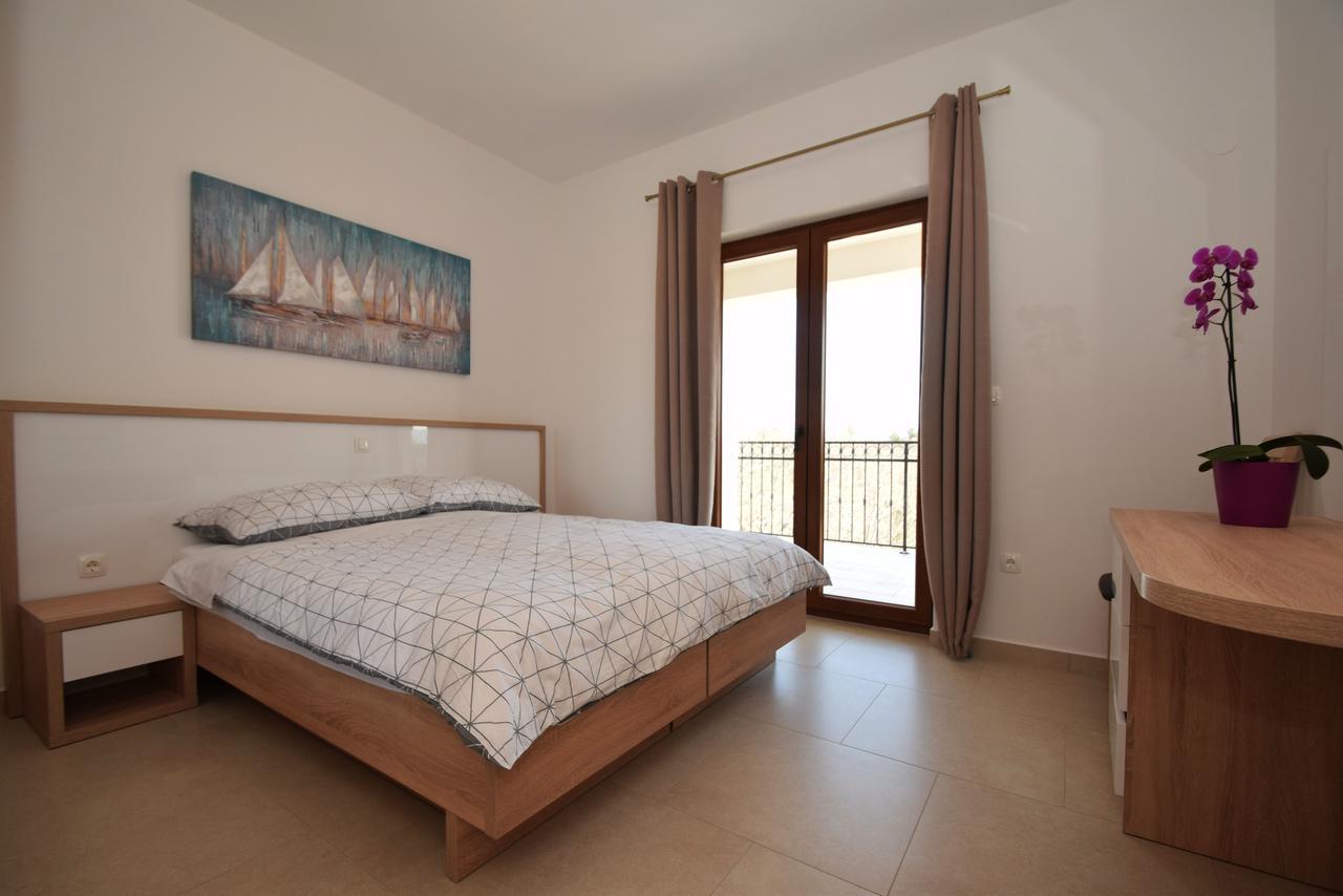 Apartments Paklenica 스타리그라드 파클레니차 외부 사진