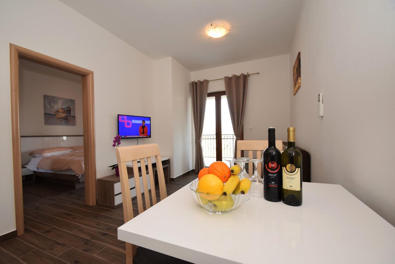 Apartments Paklenica 스타리그라드 파클레니차 외부 사진