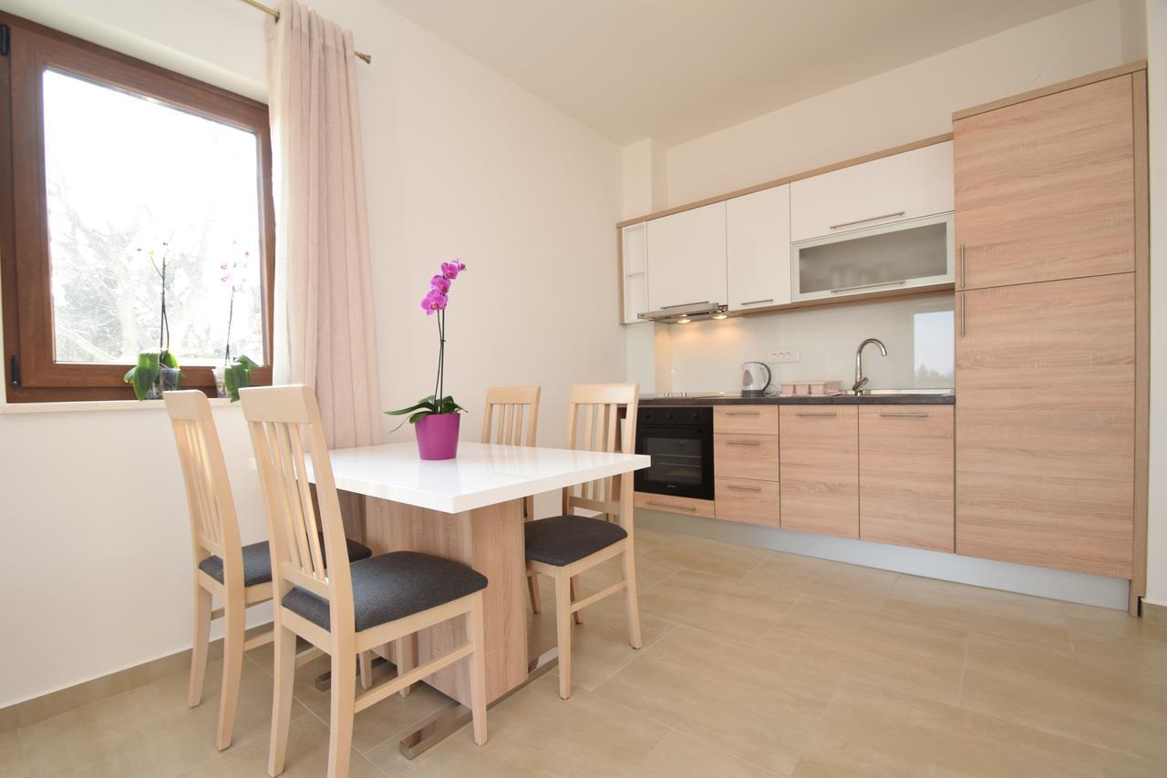 Apartments Paklenica 스타리그라드 파클레니차 외부 사진