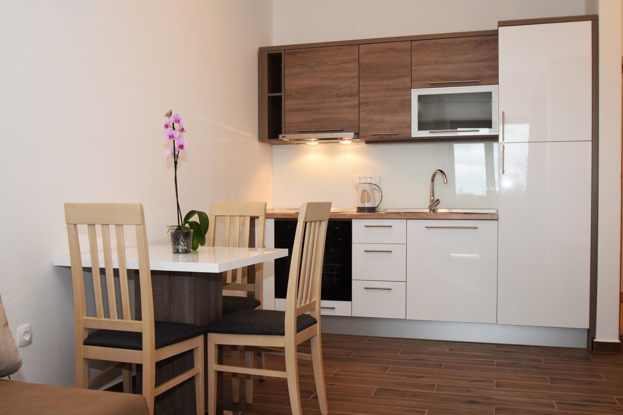Apartments Paklenica 스타리그라드 파클레니차 외부 사진