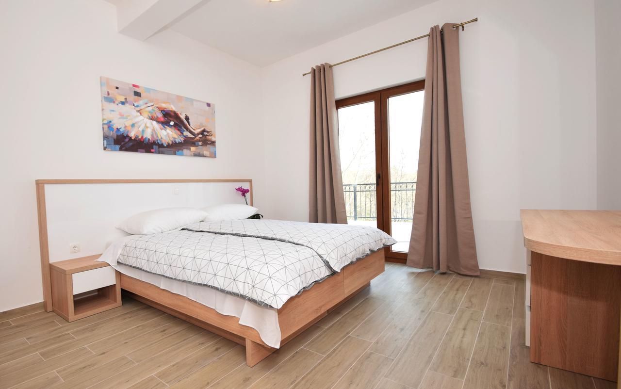 Apartments Paklenica 스타리그라드 파클레니차 외부 사진