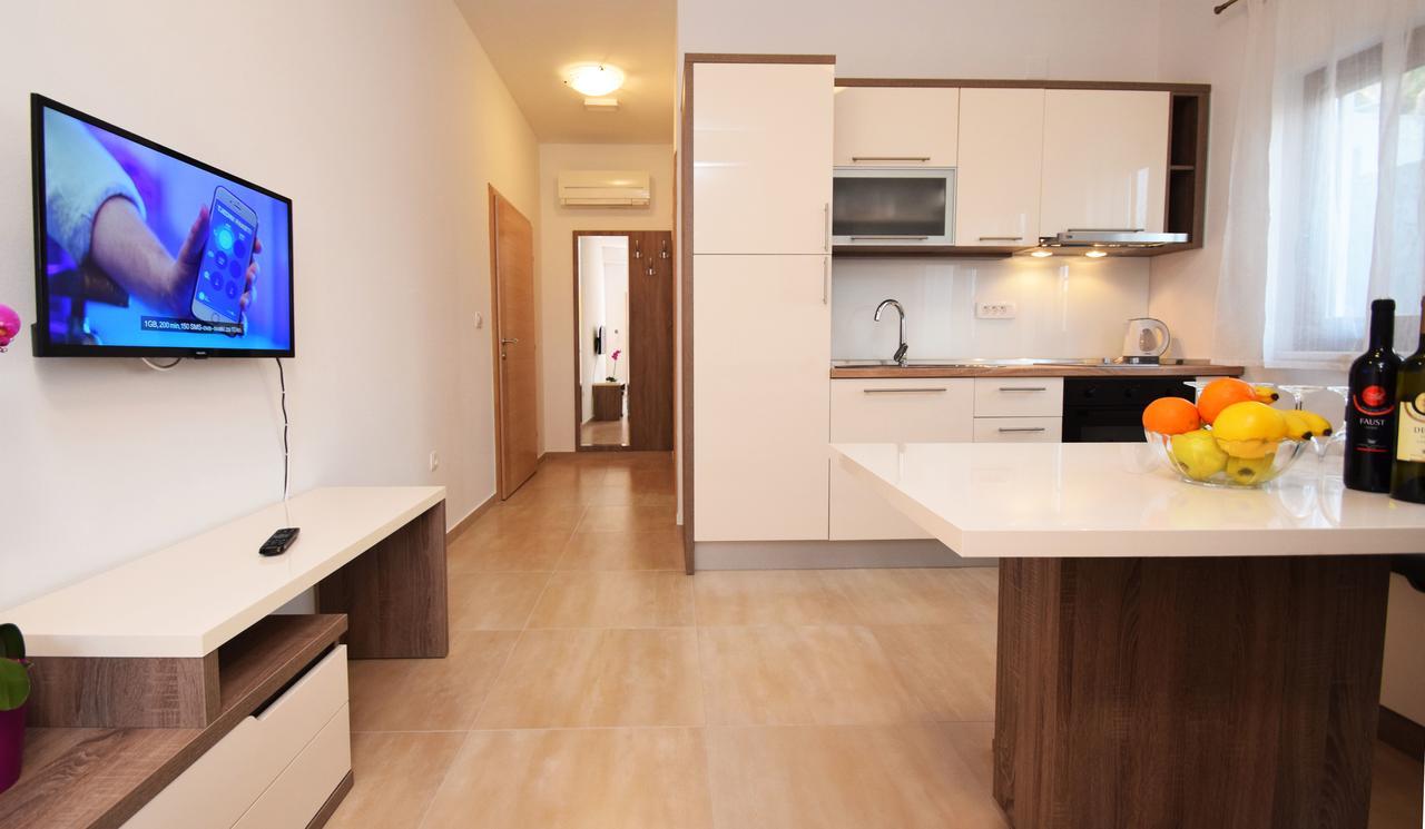 Apartments Paklenica 스타리그라드 파클레니차 외부 사진