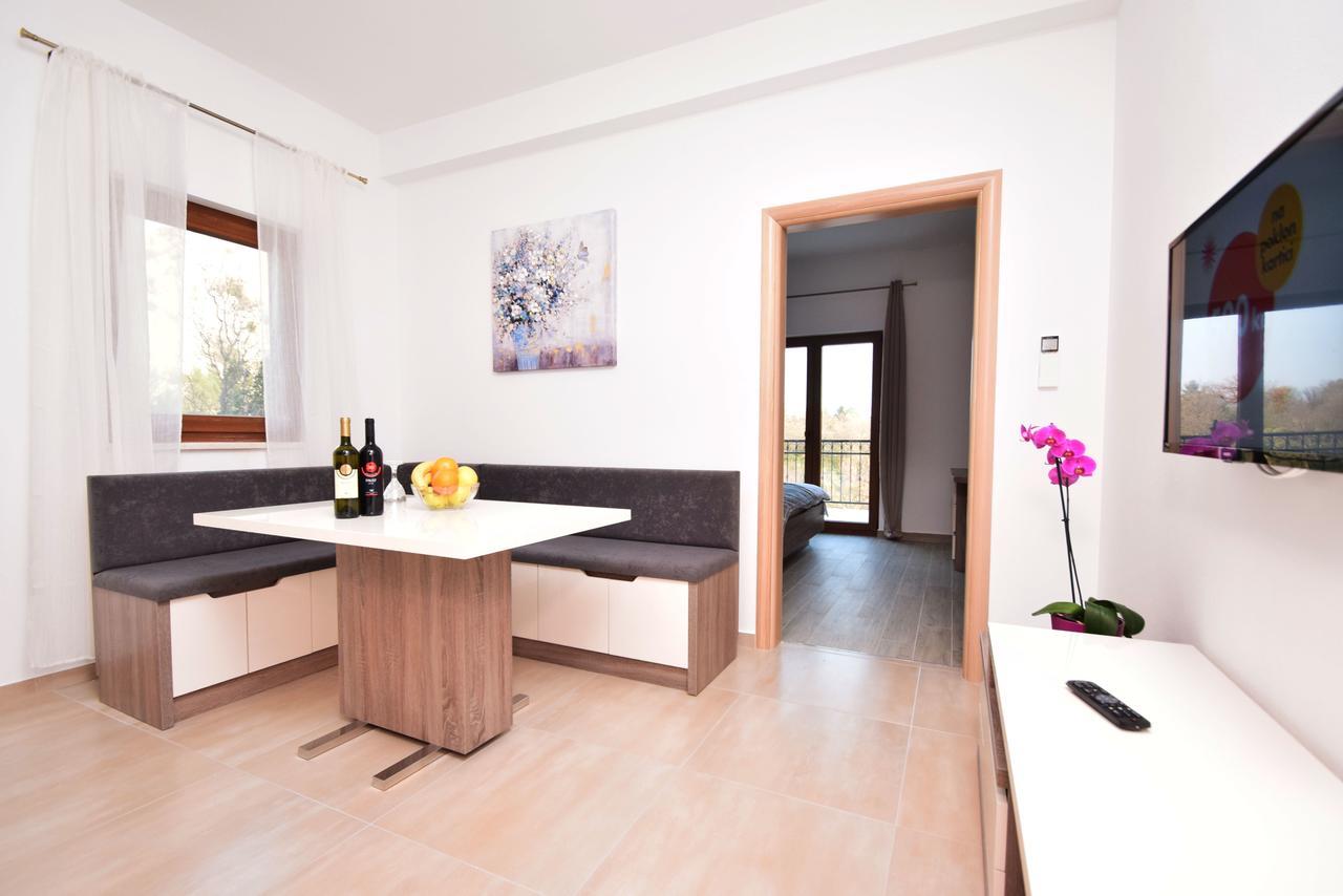 Apartments Paklenica 스타리그라드 파클레니차 외부 사진