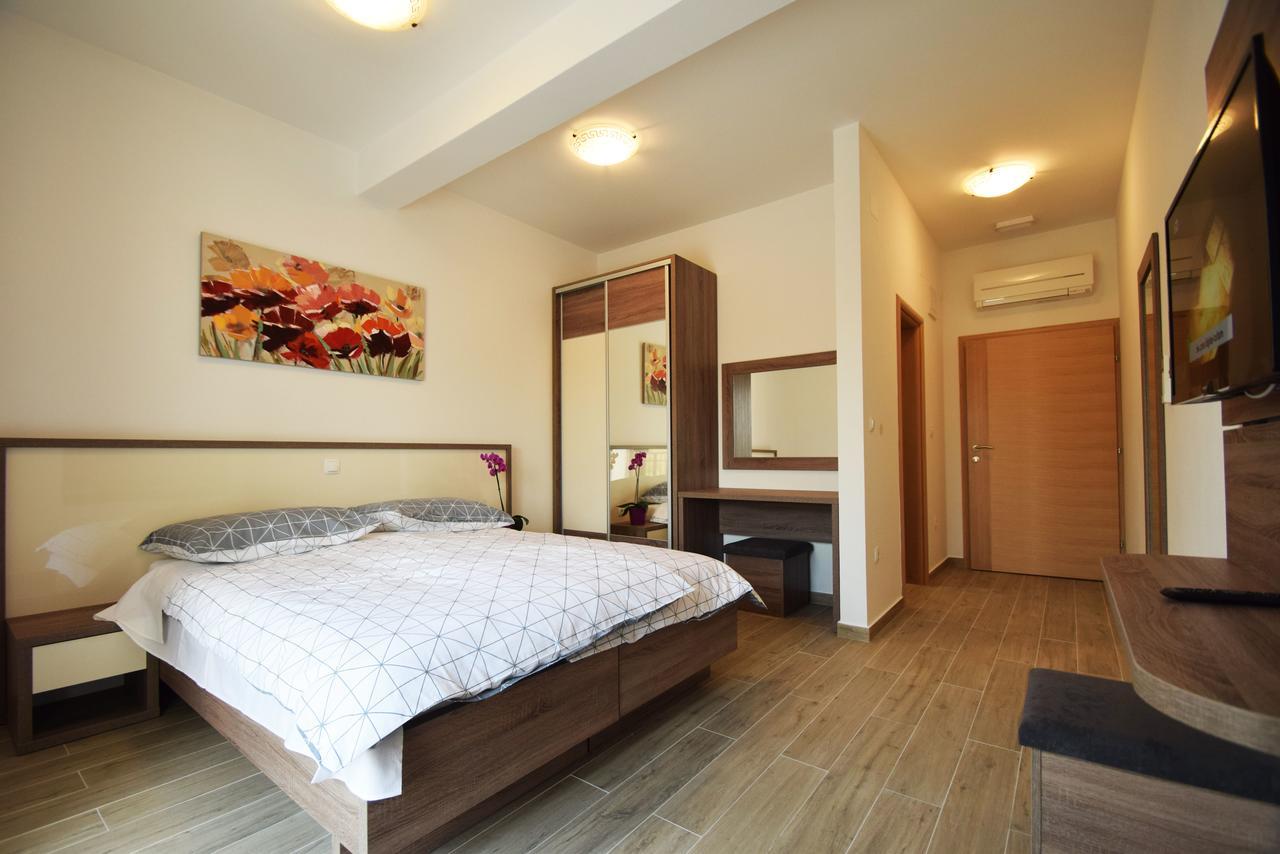 Apartments Paklenica 스타리그라드 파클레니차 외부 사진