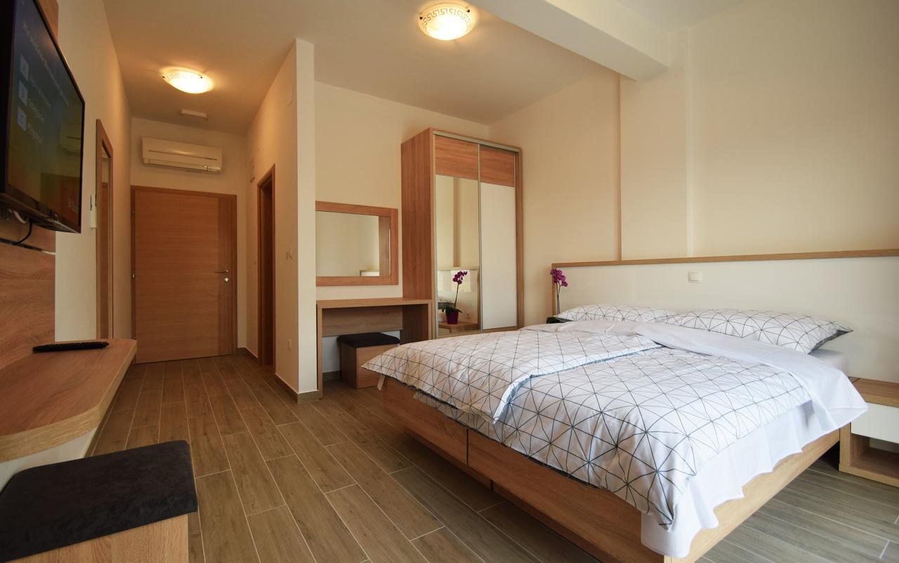 Apartments Paklenica 스타리그라드 파클레니차 외부 사진