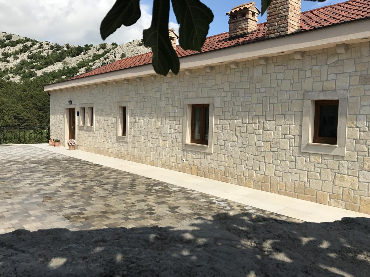 Apartments Paklenica 스타리그라드 파클레니차 외부 사진